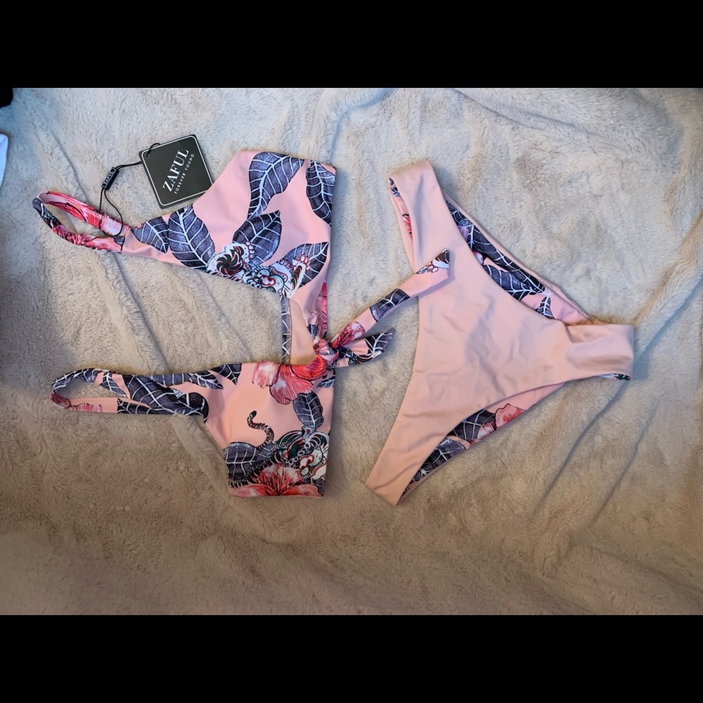 Zaful pink floral swimsuit. NWT size 6/M.